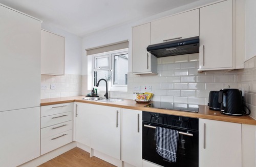 St Albans Apartment | St Albans Central - 2 bedroom flat - 1 FREE parking