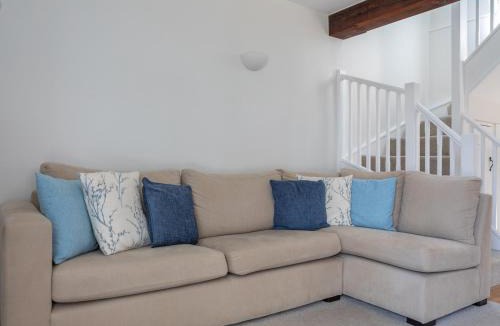 Kingsbridge House | Stable End Cottage