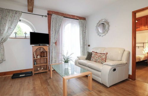 Castle Donington Cottage | Stables