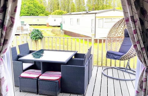 Great Houghton Cabin | StaticCaravan-6Berth-DogFriendly