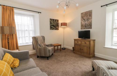 Pickering Apartment | Station View