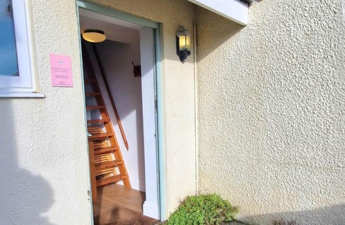 Bantham Apartment | Steepfield Studio in the heart of Bantham Village