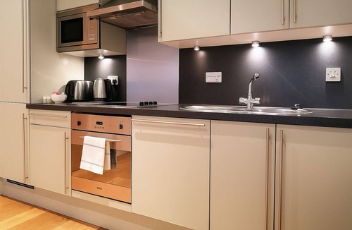 Tower Hill Apartment | Still Life Tower Hill Executive