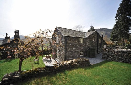 Grasmere Cottage | STONE ARTHUR COTTAGE, family friendly, with open fire in Grasmere