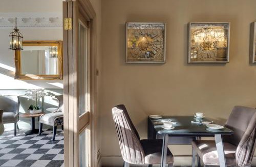 Hoole Hotel | Stone Villa