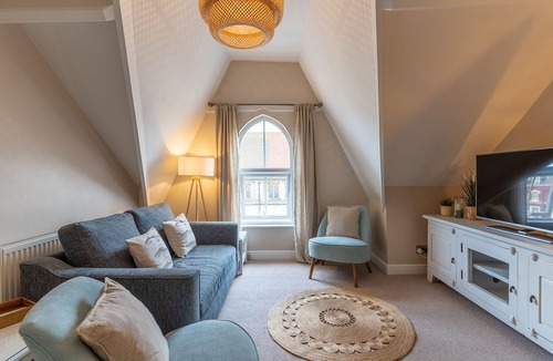 West Cliff Apartment | Stowaways Loft