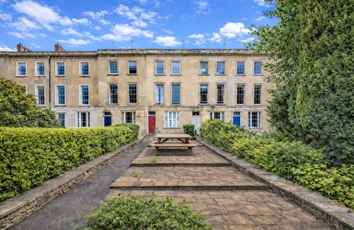 Cotham Apartment | STR8BS8 2-Bedroom Penthouse, Clifton, Parking, Garden & City Views