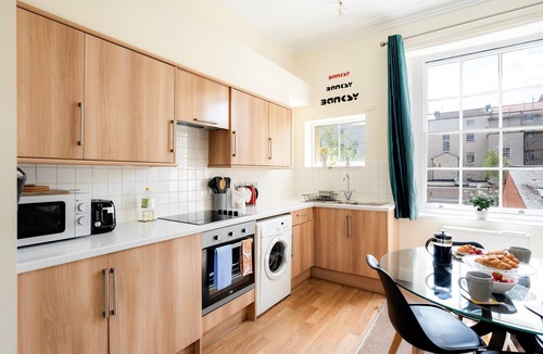 Cotham Apartment | STR8BS8 Georgian 2-Bedroom Apartment, Clifton, Parking & Garden
