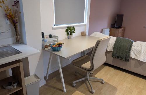Iver Apartment | Studio Apartment - Iver Heath