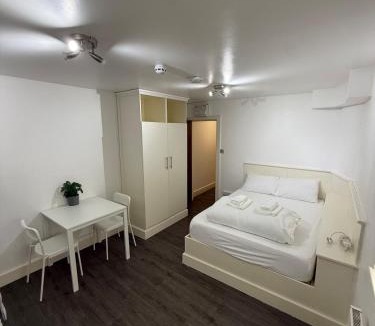 Belsize Apartment | Studio Flat by Belsize Park