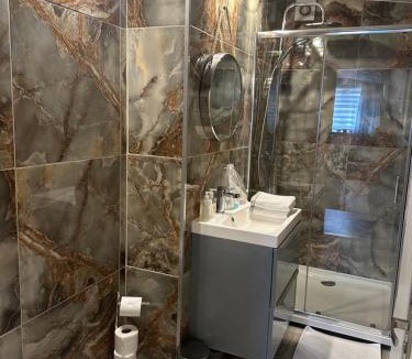 Broadheath Apartment | Studio Flat