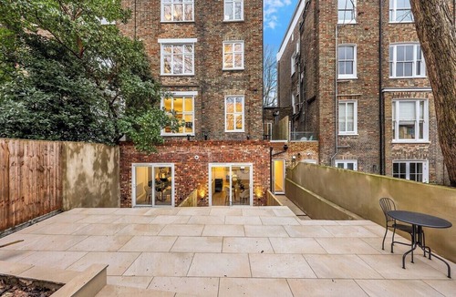 St. George's Apartment | Studio Flat in Central Islington | Own Patio