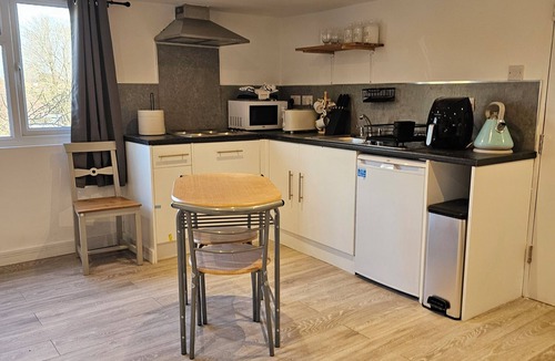 Cheshunt Apartment | Studio in Cheshunt