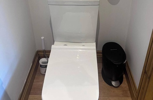 Penrith House | Studio in Penrith - Sleeps 2 - Parking