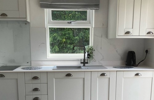 Dronfield Apartment | Studio Retreat at the gateway to the Peak District