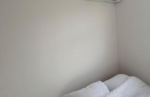 Selhurst Apartment | Studio - Sleeps 2 & Free Parking
