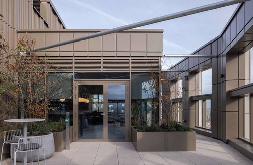 East Acton Apartment | Studio Suite | Idea Long-Stay | StayCozy