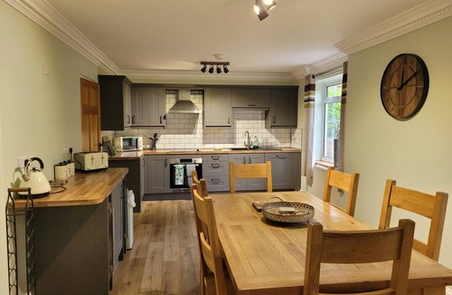 Hellesdon Cottage | Stunning 2 bed cottage on the river Wensum