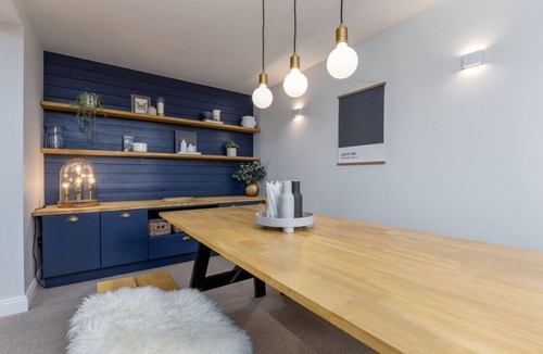 Crieff Apartment | Stunning 2 bed flat with parking and garden