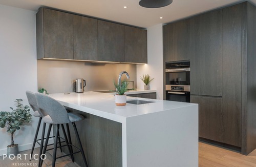 Vauxhall Apartment | Stunning 2 bedroom apartment in Nine Elms with Pool