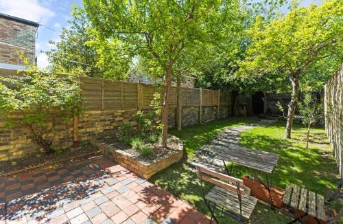 Cambridge House | Stunning 2Bed Central Home