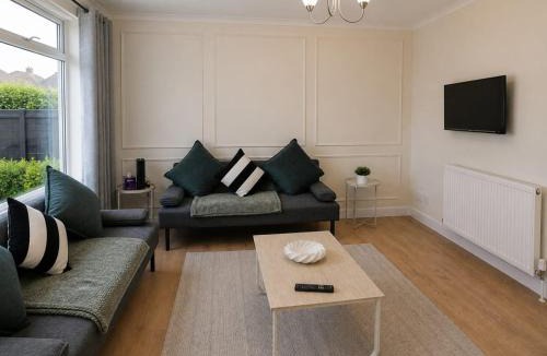 Glasgow House | Stunning 3 BDR in Glasgow Sleeps 6 Free Parking