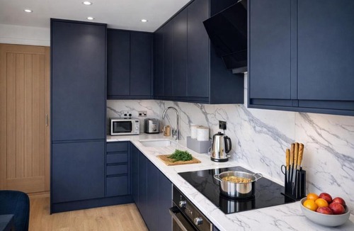 Selhurst House | Stunning 4-Bedroom Home Sleeps 6