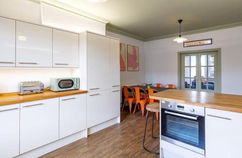 Upper Town Apartment | Stunning apartment in central location - Pass the Keys