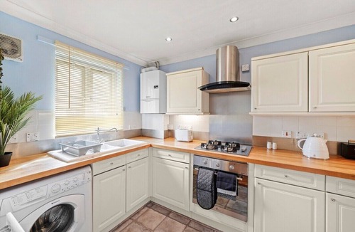 Bishop's House | Stunning Central London 2 Bed Parking +Garden