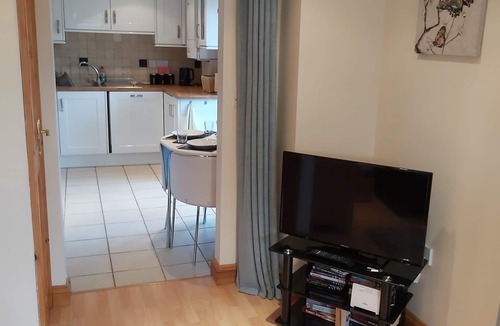 Cheddar House | Stunning Gorge views, centre of Cheddar, dog-friendly