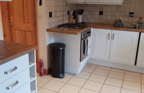 Cheddar House | Stunning Gorge views, centre of Cheddar, dog-friendly