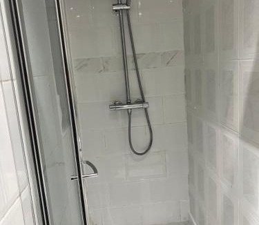 London Borough of Hounslow Apartment | Stunning ground floor studio in Hounslow near Heathrow airport