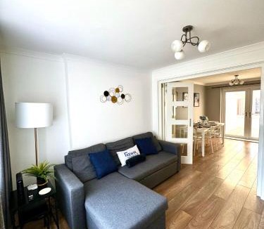 Bootle House | Stunning Open Plan 3 Bed House - Driveway & Garden