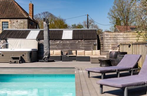 Bitton House | Stunning property sleeping 24 with hot tub & pool