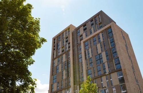 Fairfield Apartment | STUNNING SERVICED APARTMENT*
