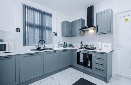 Northwich House | Stunning & Spacious Bungalow in Northwich Sleep 8