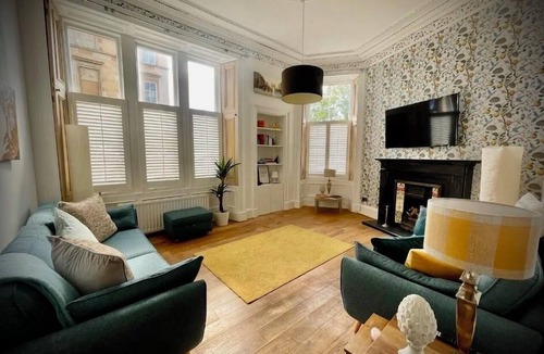 Glasgow Westend Apartment | Stunning West End Flat!