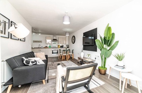 Basingstoke Apartment | Stylish 1-bed flat | Free parking | Fast Wi-Fi
