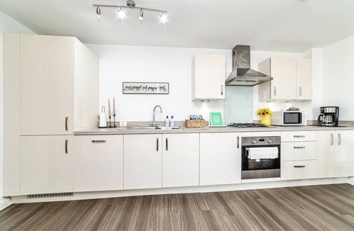 Basingstoke Apartment | Stylish 1-bed flat | Free parking | Fast Wi-Fi