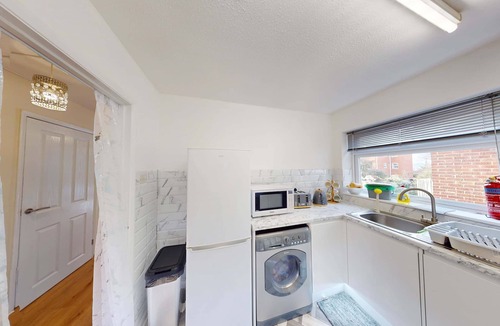 Reading Apartment | Stylish 2-bed Reading apartment stay with parking