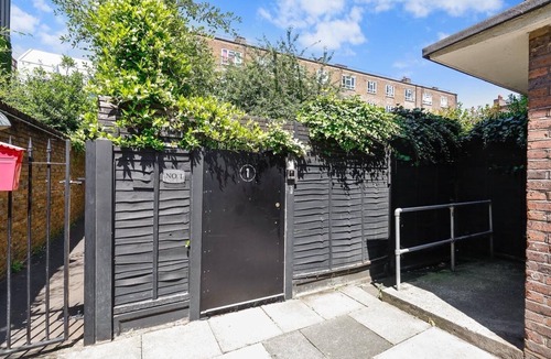 Hoxton House | Stylish 2-Bed Split-Level Flat in Shoreditch | Short Let (Up to 1 Month)