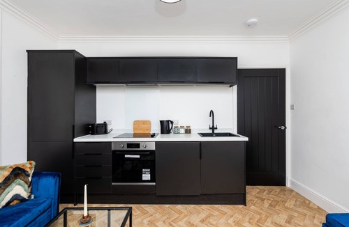 Hawick House | Stylish Apt in Central Hawick-WiFi & Self Check-In