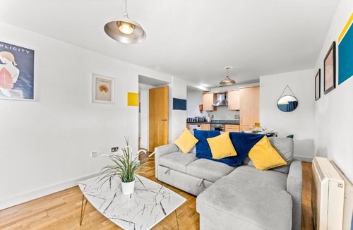 Redcliffe House | Stylish Bristol Abode - Sleeps 6