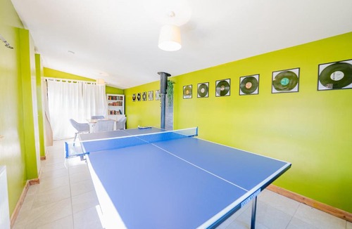 Nantgarw House | Stylish Cottage with Hot Tub & Countryside Views