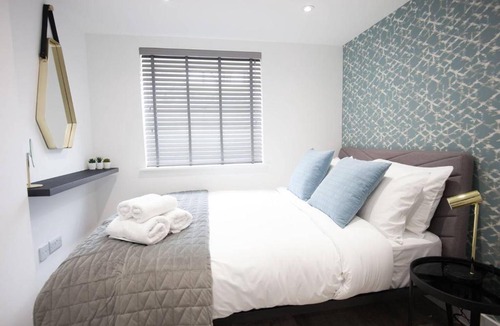 Edgbaston Apartment | Stylish Modern Luxury City Centre Apartment - 1 Bedroom