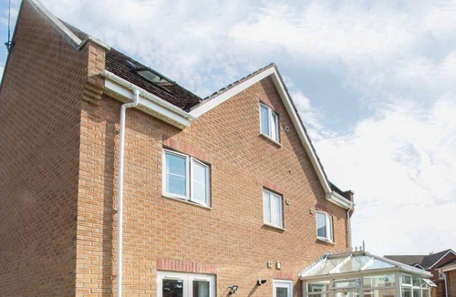 Heath House | Stylish & Spacious 5Bed Home - Weekend Getaways