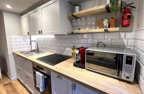 Clifton Apartment | Stylish Studio Apartment in Clifton Village