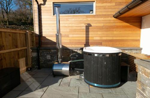 Pen-y-cae Apartment | Suite 10 - Sleeping Giant Hotel - Pen Y Cae Inn