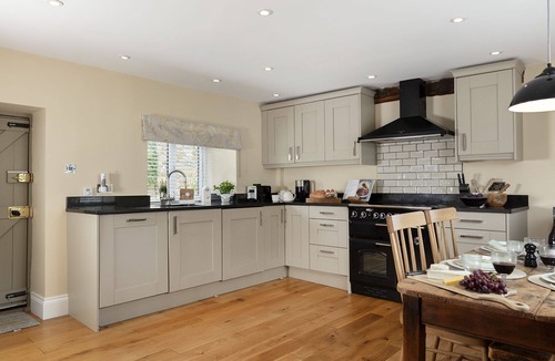 Kingham Cottage | Sun Cottage - Wonderful dog friendly cottage