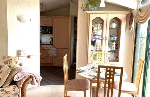Gawsworth Ski Chalet | Sun rise